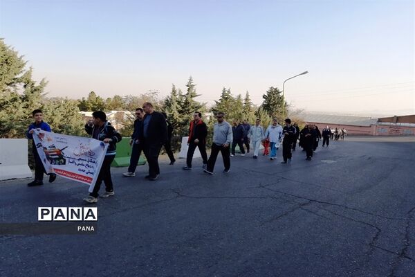 پیاده‌روی فرهنگیان بسیجی به‌مناسبت گرامیداشت هفته دفاع مقدس و آغاز سال تحصیلی جدید