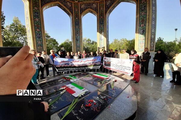 پیاده‌روی فرهنگیان بسیجی به‌مناسبت گرامیداشت هفته دفاع مقدس و آغاز سال تحصیلی جدید