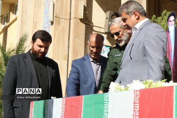 تشیع پیکر شهید گمنام در صبحگاه مشترک بسیج فرهنگیان تهران