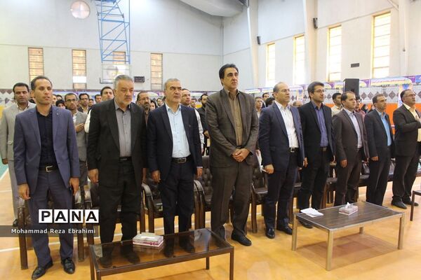 اعزام کاروان تجهیزات ورزشی و بهداشتی به آموزش و پرورش شهرستان‌ها و مناطق استان همدان