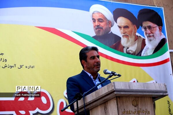 کاروان مهر با نشاط با هدف توزیع وسایل و تجهیزات ورزشی مدارس شهرستان‌های استان تهران