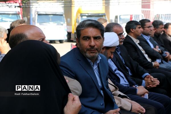 کاروان مهر با نشاط با هدف توزیع وسایل و تجهیزات ورزشی مدارس شهرستان‌های استان تهران