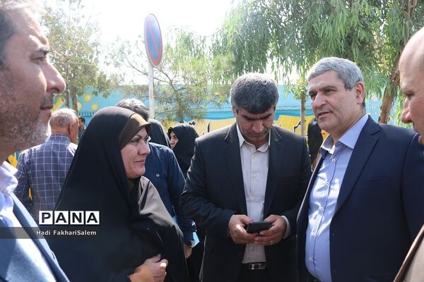 کاروان مهر با نشاط با هدف توزیع وسایل و تجهیزات ورزشی مدارس شهرستان‌های استان تهران