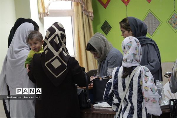 توزیع لباس فرم مدارس در شیراز