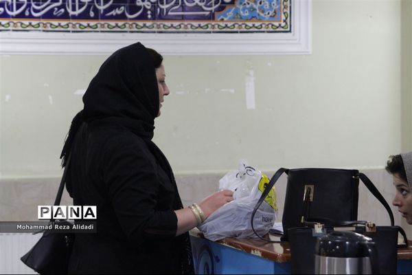 توزیع لباس فرم مدارس در شیراز