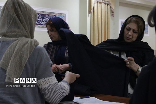 توزیع لباس فرم مدارس در شیراز