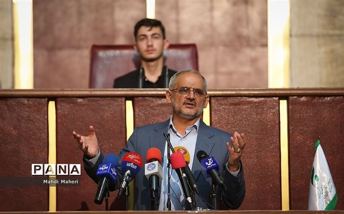 حاجی‌میرزایی: سند تحول بنیادین به پایه‌های گفت‌وگو  میان دانش‌آموزان شکل می‌دهد