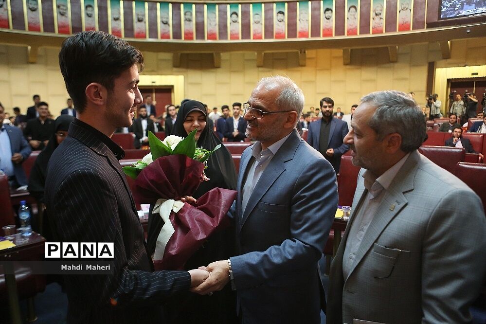 دومین نشست نهمین مجلس دانش آموزی - 2