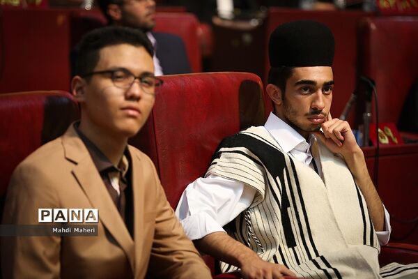 دومین نشست نهمین مجلس دانش آموزی - 2