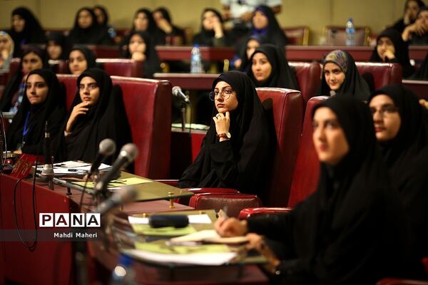 دومین نشست نهمین مجلس دانش آموزی - 2