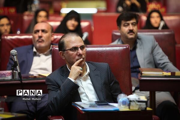 دومین نشست نهمین مجلس دانش آموزی - 2