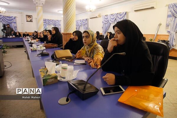 کارگاه‌های آموزشی گفتمان پیشرفت علم و تبیین بیانیه گام دوم انقلاب برای نمایندگان مجلس دانش‌آموزی