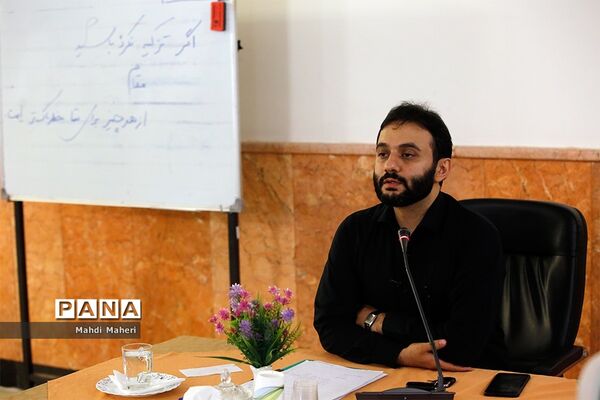 کارگاه‌های آموزشی گفتمان پیشرفت علم و تبیین بیانیه گام دوم انقلاب برای نمایندگان مجلس دانش‌آموزی