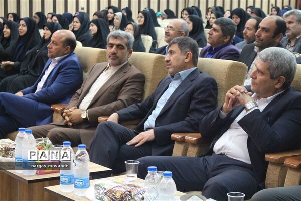 توزیع اقلام وسایل و تجهیزات ورزشی و بهداشتی به مدارس کم برخوردار
