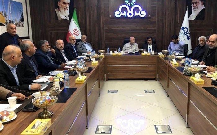 وزیر نفت برای بررسی وضع تولید بنزین وارد بندرعباس شد