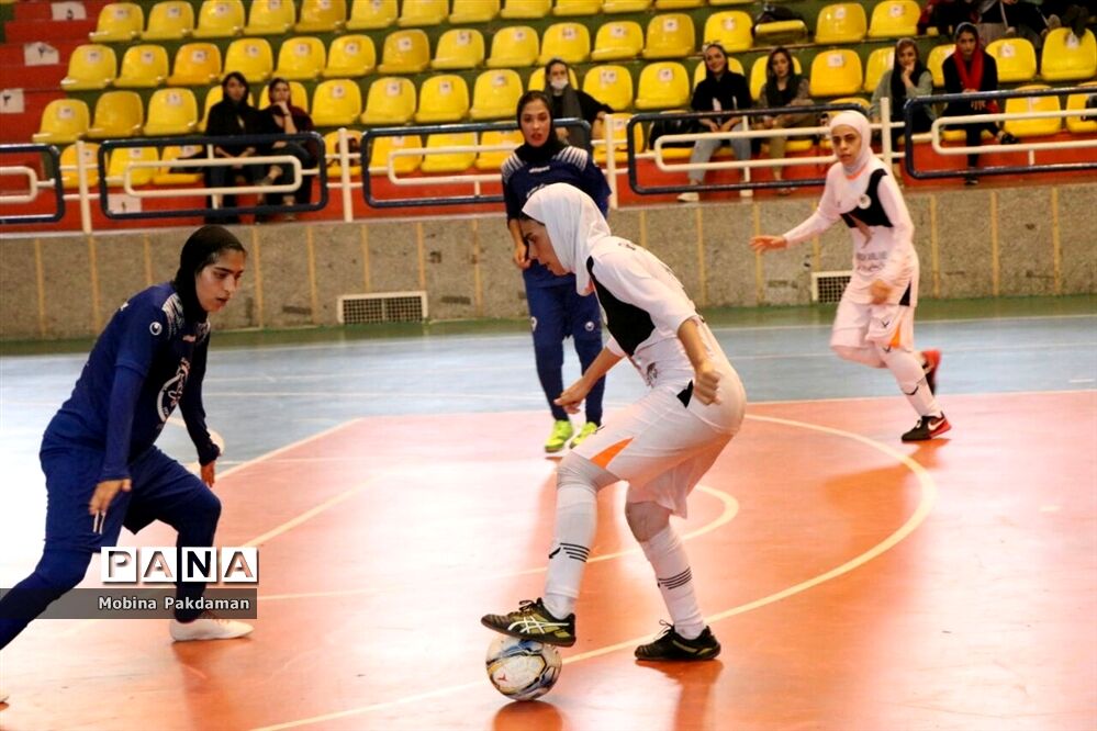بازی فوتسال شهروند ساری و پویندگان شیراز