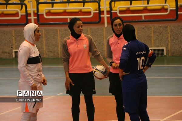 بازی فوتسال شهروند ساری و پویندگان شیراز