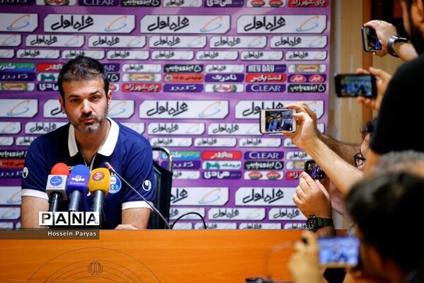 نشست خبری مربیان استقلال و پرسپولیس پیش از بازی دربی