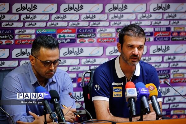 نشست خبری مربیان استقلال و پرسپولیس پیش از بازی دربی