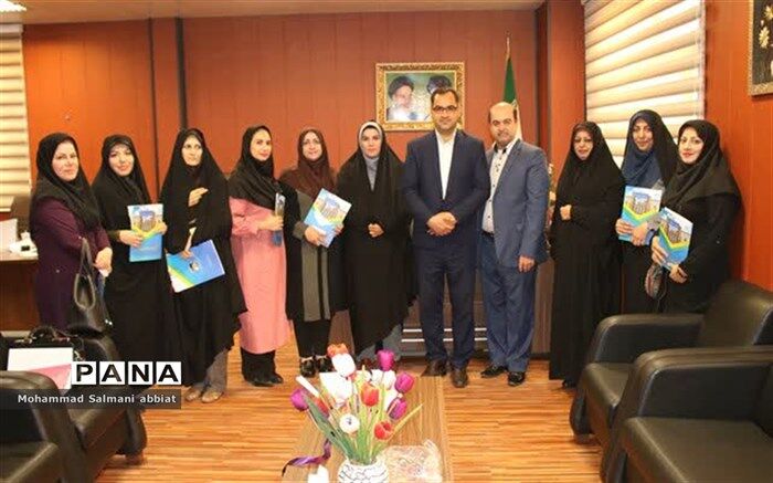 ازتیم درس پژوهی برگزیده ناحیه یک اهواز تجلیل شد