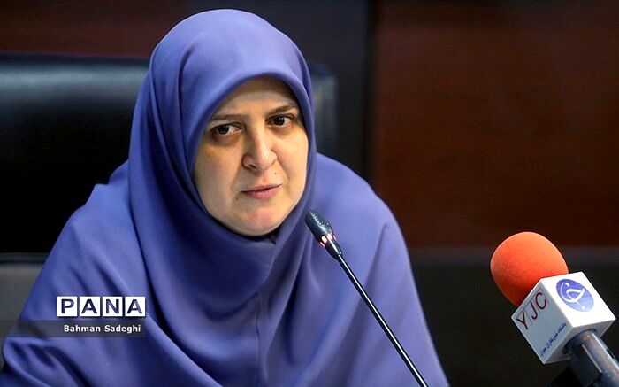رئیس مرکز ملی پرورش استعدادهای درخشان مطرح کرد: حجم کتاب‌های درسی مانع تقویت  مهارت‌آموزی در دانش‌آموزان نمی‌شود