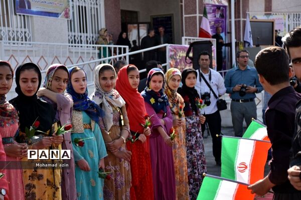 آیین افتتاح 72 باب مدرسه با حضور وزیر آموزش و پرورش در شهرستان ثلاث باباجانی