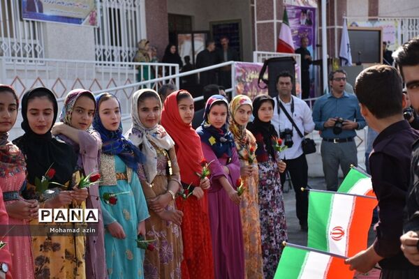 آیین افتتاح 72 باب مدرسه با حضور وزیر آموزش و پرورش در شهرستان ثلاث باباجانی