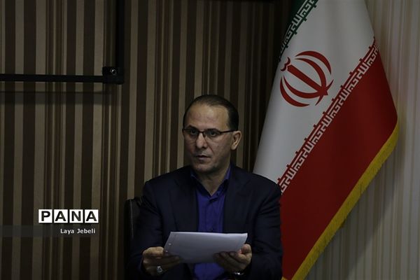 اولین شورای سیاست‌گذاری کمیته امداد امام خمینی(ره) و سازمان دانش‌آموزی