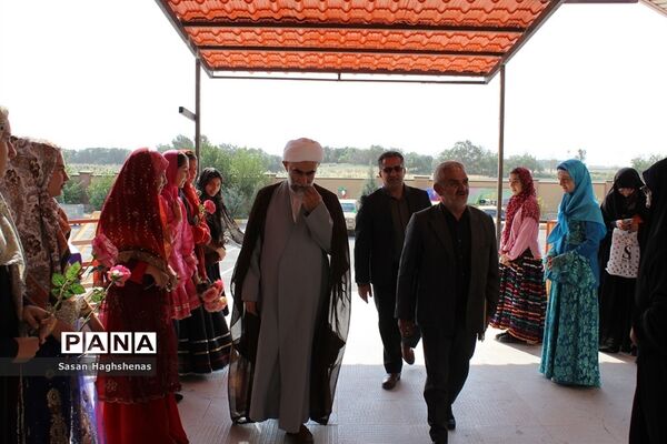 نمایشگاه هفته دفاع مقدس در آموزشگاه حضرت خدیجه(س) اسلامشهر