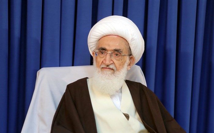 آیت الله نوری همدانی: زنان نقش مهمی در سازندگی جامعه دارند  