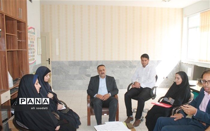 برگزاری اولین جلسه سرگروه های آموزشی مدارس متوسطه دوکلات
