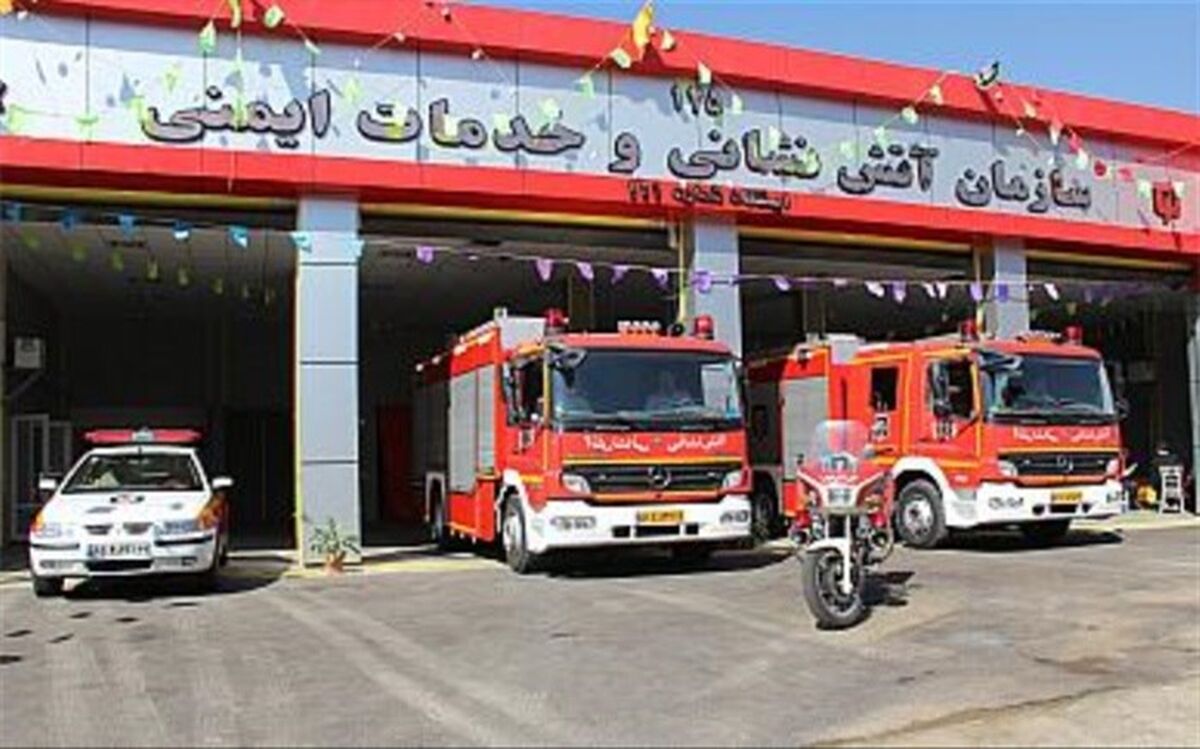 به مناسبت روز آتش نشان از دلاوران قرمز پوش کرجی تجلیل شد