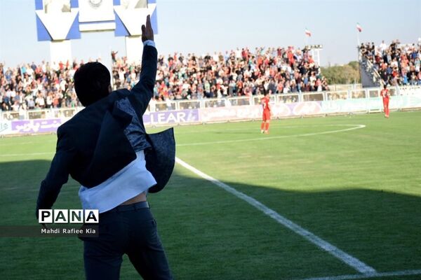 دیدار تیم‌های فوتبال ماشین سازی تبریز و پرسپولیس