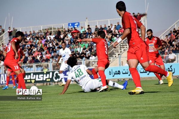 دیدار تیم‌های فوتبال ماشین سازی تبریز و پرسپولیس