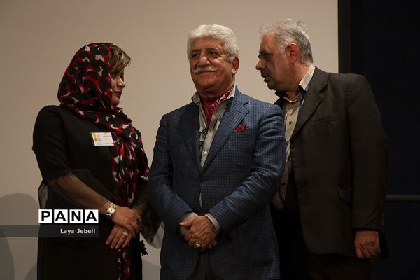 افتتاحیه هفتمین جشنواره فیلم مستقل خورشید با گرامیداشت سینمای کیانوش عیاری