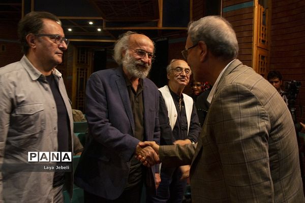 افتتاحیه هفتمین جشنواره فیلم مستقل خورشید با گرامیداشت سینمای کیانوش عیاری