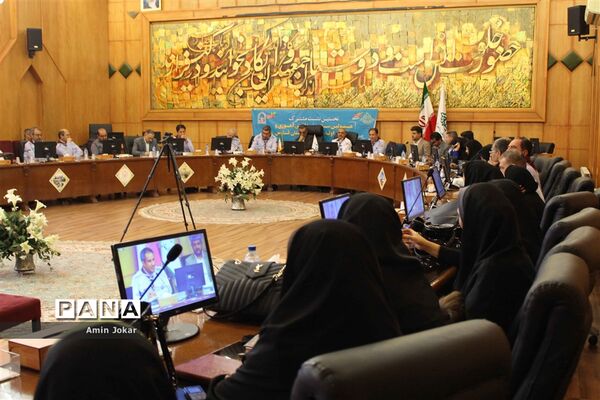 نخستین نشست مشترک مسئولان سازمان دانش‌آموزی و اداره انجمن اولیاء و مربیان فارس