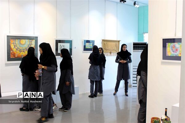 برگزاری نمایشگاه هنرهای تجسمی فرهنگیان و دانش‌آموزان ناشنوای فارس در نگارخانه ایمان و اندیشه