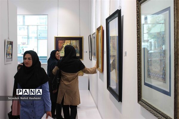 برگزاری نمایشگاه هنرهای تجسمی فرهنگیان و دانش‌آموزان ناشنوای فارس در نگارخانه ایمان و اندیشه