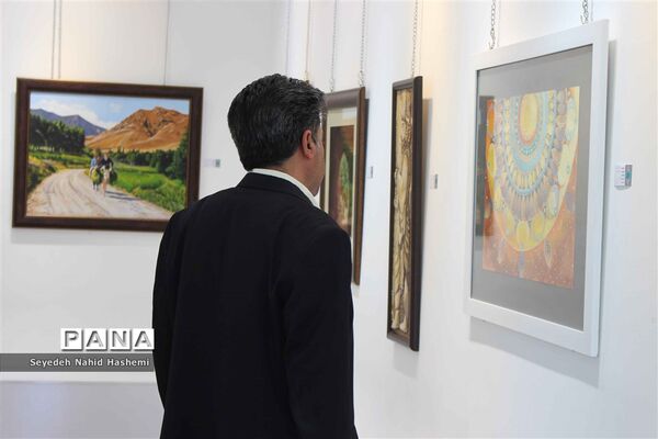 برگزاری نمایشگاه هنرهای تجسمی فرهنگیان و دانش‌آموزان ناشنوای فارس در نگارخانه ایمان و اندیشه