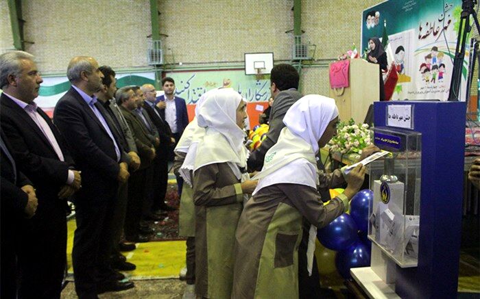 مدیر کل آموزش و پرورش استان خبر داد: توزیع 340 هزار پاکت جشن عاطفه ها در مدارس آذربایجان شرقی