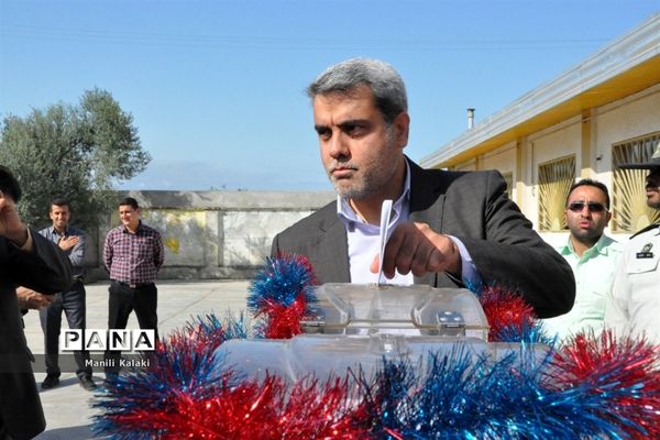 زنگ جشن عاطفه‌ها در مدرسه شهید بخشنده خلیل‌شهر