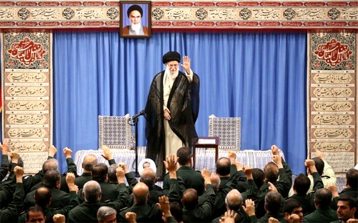 رهبر انقلاب: ایران تا رسیدن به نتیجه مطلوب به کاهش تعهدات هسته‌ای ادامه خواهد داد