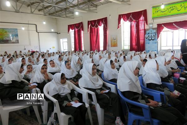 تقسیم عاطفه‌ها در جشن عاطفه‌های نی ریز