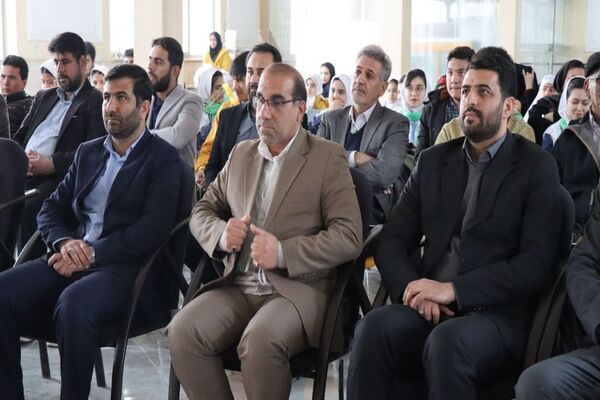 آیین روز درختکاری در هنرستان کشاورزی شهید باهنر پاکدشت 