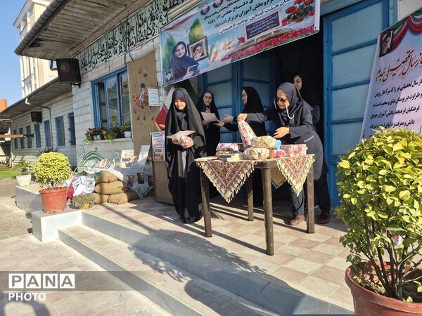 آئین بازگشایی در مدرسه توحید لاهیجان