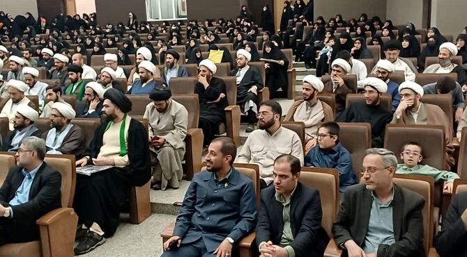 مراسم اختتامیه و تجلیل از روحانیون برگزیده طرح امین مدارس استان قم