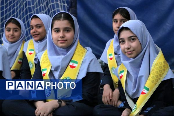 همایش «یاوران انقلاب» در بهارستان‌دو