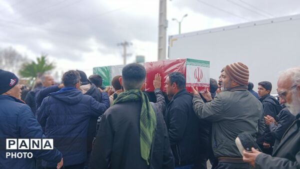 مراسم تشییع شهید مدافع وطن داود خزایی در شهر فیروزان
