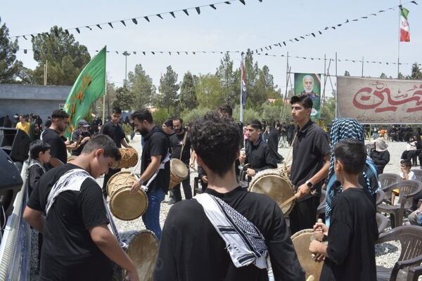 پیاده روی دلدادگان اربعین حسینی ع در اسلامشهر به سوی امامزاده اسماعیل